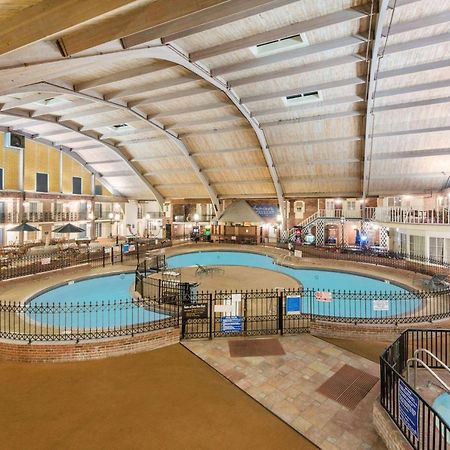 Howard Johnson By Wyndham Burlington Extérieur photo