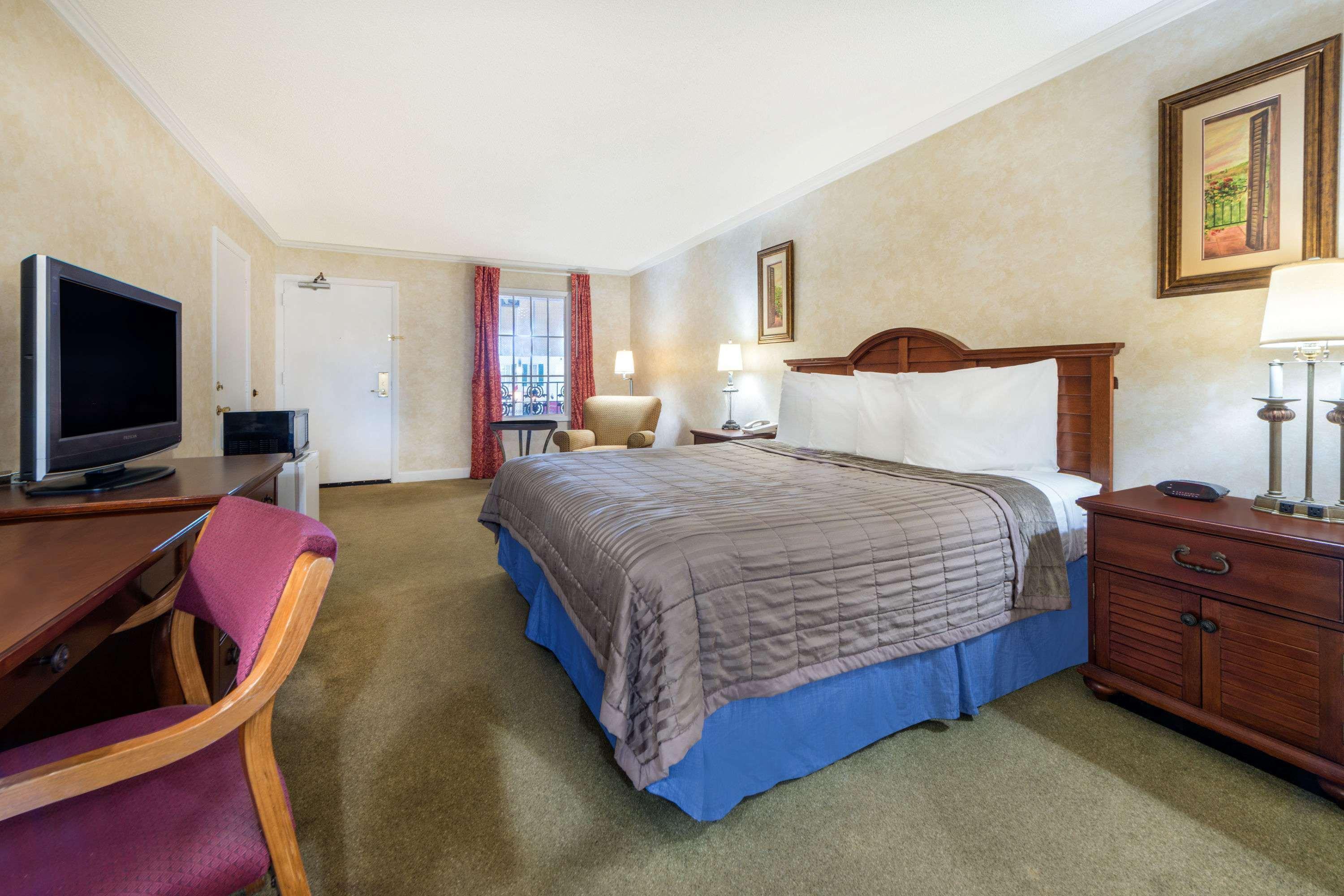 Howard Johnson By Wyndham Burlington Extérieur photo