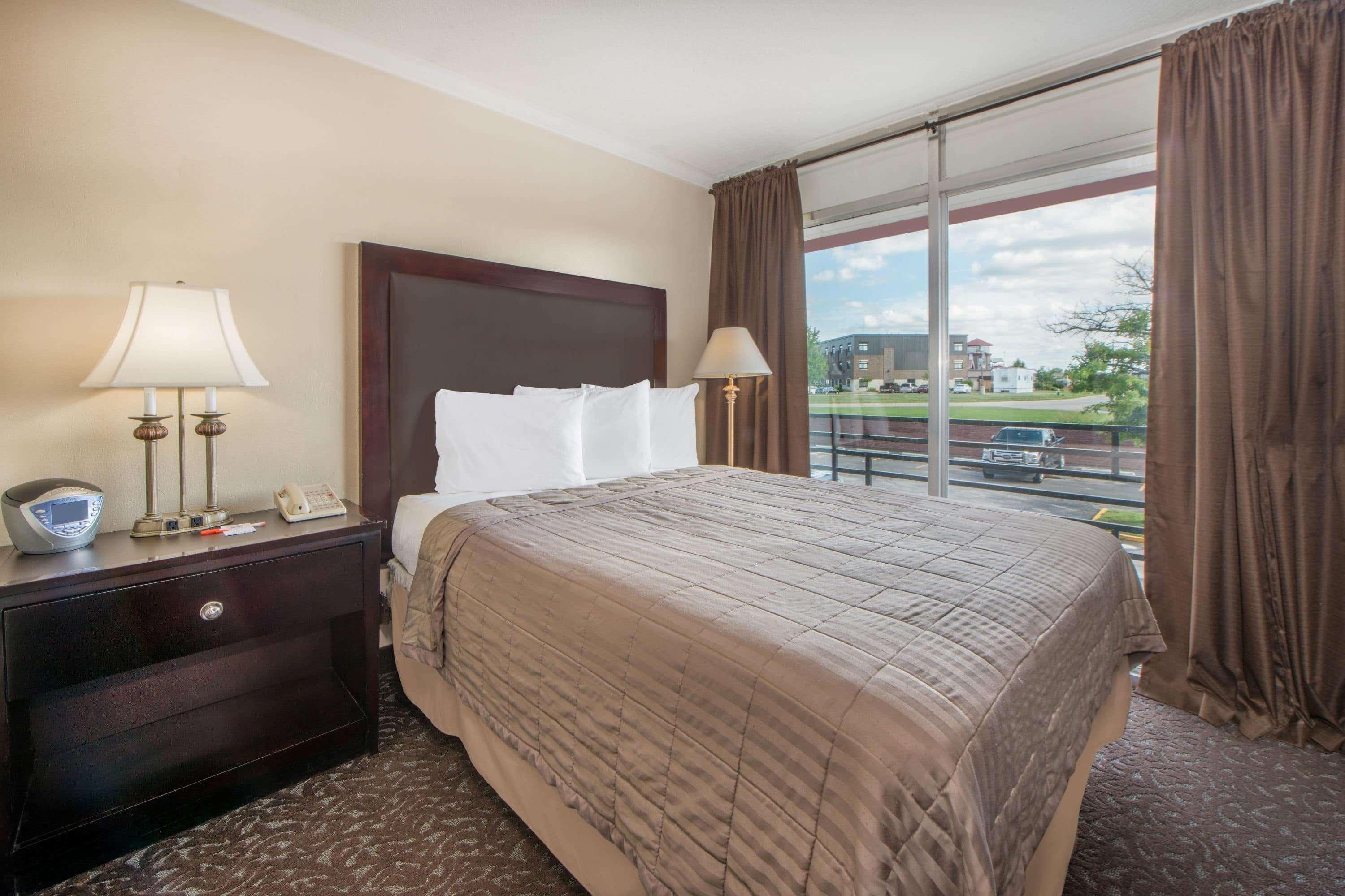 Howard Johnson By Wyndham Burlington Extérieur photo