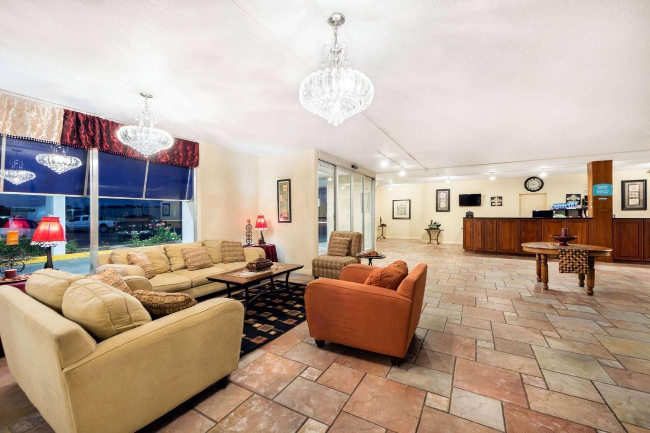 Howard Johnson By Wyndham Burlington Extérieur photo