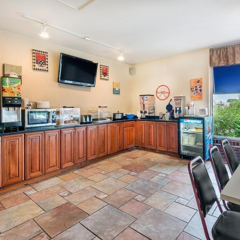 Howard Johnson By Wyndham Burlington Extérieur photo