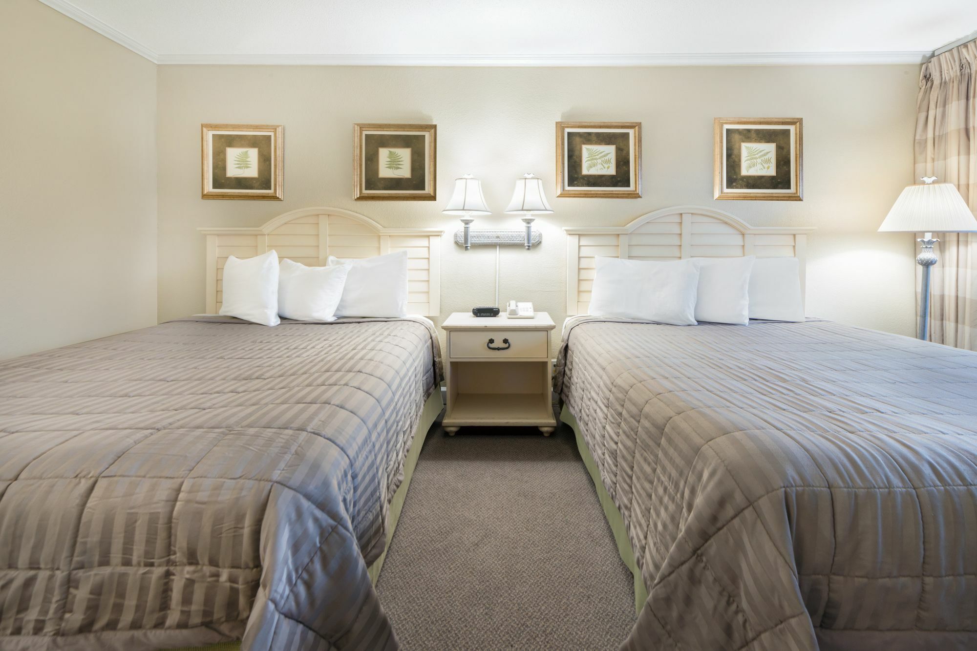 Howard Johnson By Wyndham Burlington Extérieur photo